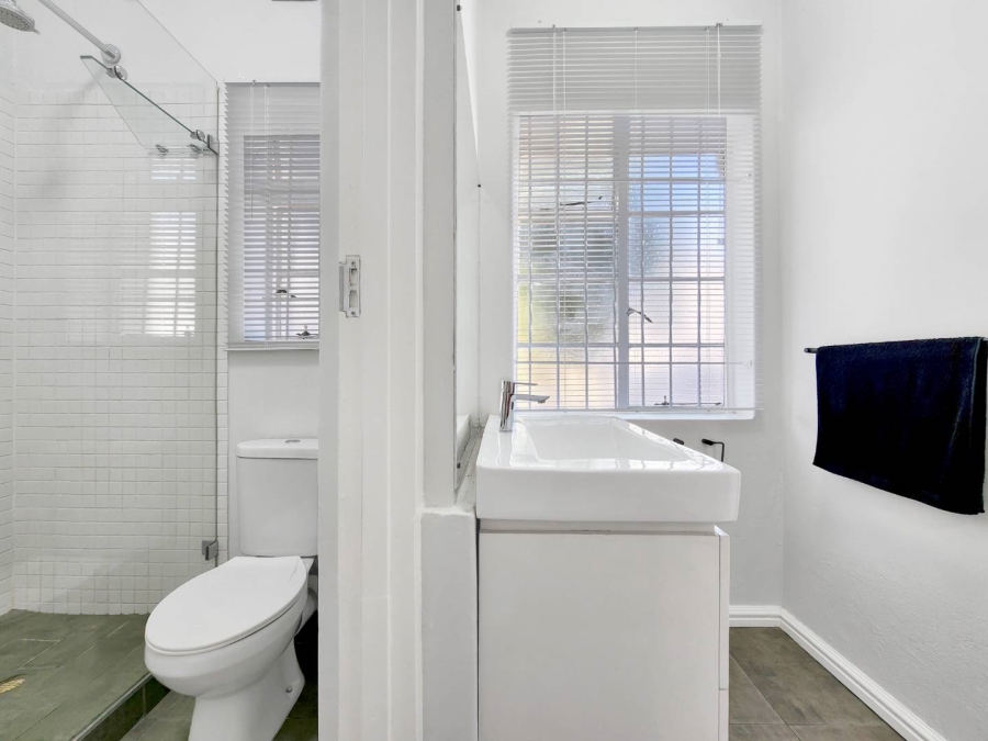 2 Bedroom Property for Sale in Zonnebloem Western Cape